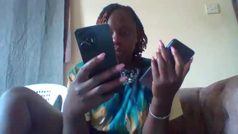 Snapshot of dollyvee chatting on November 20, 1:44 pm dollyvee online show from November 20, 1:44 pm