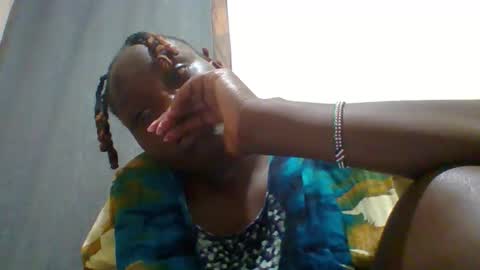 Snapshot of dollyvee chatting on November 28, 3:14 pm dollyvee online show from November 28, 3:14 pm