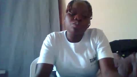 Snapshot of dollyvee chatting on December 1, 11:26 am dollyvee online show from December 1, 11:26 am
