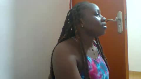 Snapshot of dollyvee chatting on March 26, 5:51 pm dollyvee online show from March 26, 5:51 pm