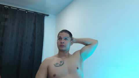 Snapshot of dom_craw chatting on February 10, 10:09 pm Domimick Crawford online show from February 10, 10:09 pm