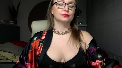DOM MUMMY online show from October 22, 5:41 am