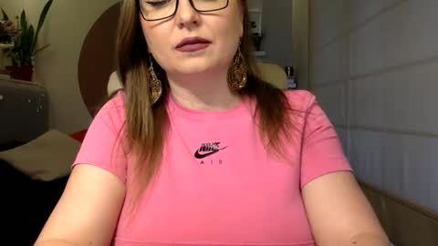 Snapshot of dom_mummy chatting on February 2, 12:37 pm DOM MUMMY online show from February 2, 12:37 pm