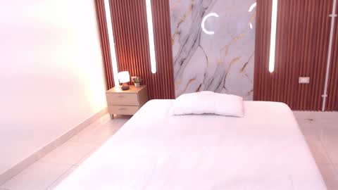 Snapshot of domenica_west chatting on October 16, 12:39 pm domenica online show from October 16, 12:39 pm