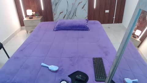 Snapshot of domenica_west chatting on October 22, 12:27 pm domenica online show from October 22, 12:27 pm