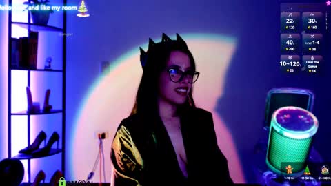 Snapshot of domgiirl chatting on December 20, 3:36 am Mistress online show from December 20, 3:36 am