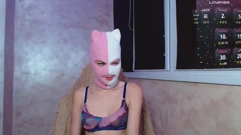 domiiniicana online show from September 24, 6:00 pm