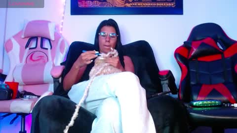 Snapshot of domina_lia chatting on December 7, 4:42 am Domina Lia online show from December 7, 4:42 am