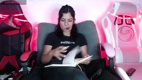 Snapshot of domina_lia chatting on February 7, 3:01 am Domina Lia online show from February 7, 3:01 am