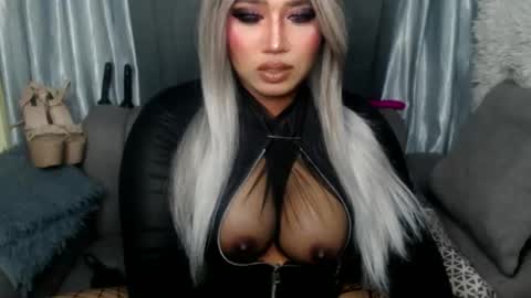 Snapshot of dominant10inchcock chatting on October 31, 10:11 pm dominant10inchcock online show from October 31, 10:11 pm