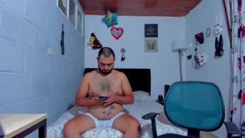 Snapshot of dominantcouple999 chatting on March 26, 2:11 pm CRISTIAN Y FERNEY online show from March 26, 2:11 pm