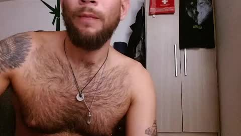 Snapshot of dominantthewolf chatting on April 9, 6:19 am Logan - INDEPENDET MODEL online show from April 9, 6:19 am