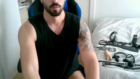 DominatedTitan online show from May 10, 7:02 am