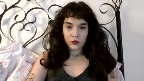 Snapshot of dominatrixkimmy chatting on February 22, 8:07 pm dominatrixkimmy online show from February 22, 8:07 pm