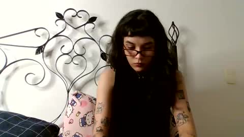 Snapshot of dominatrixkimmy chatting on March 25, 12:27 am dominatrixkimmy online show from March 25, 12:27 am