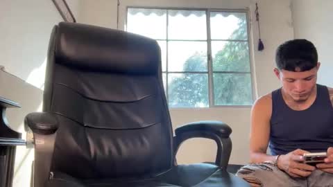 Snapshot of dominic_brand chatting on January 9, 7:59 pm Brandon online show from January 9, 7:59 pm