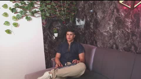 DOMI online show from February 6, 7:39 pm