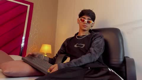 Dominic foox online show from February 20, 3:01 pm