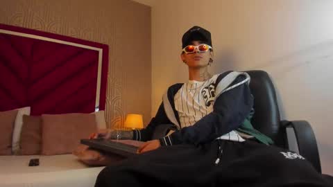 Dominic foox online show from March 5, 3:19 pm