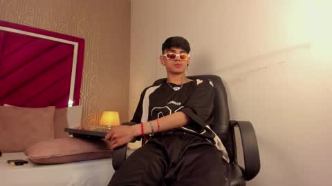 Dominic foox online show from March 18, 1:03 pm