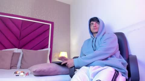 Dominic foox online show from March 24, 2:11 pm