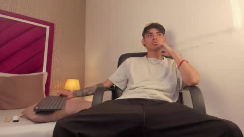 Dominic foox online show from March 26, 7:08 pm