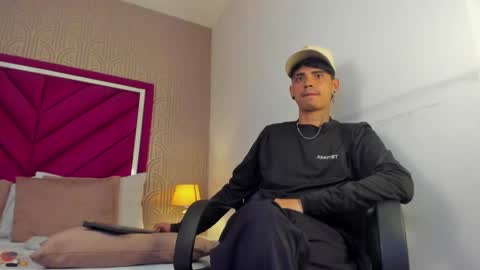 Dominic foox online show from March 31, 6:08 pm