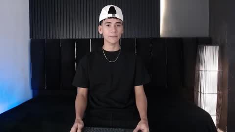 Dominic online show from March 3, 1:12 am