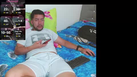 Snapshot of dominic_lux chatting on April 18, 3:32 am dominic_lux online show from April 18, 3:32 am