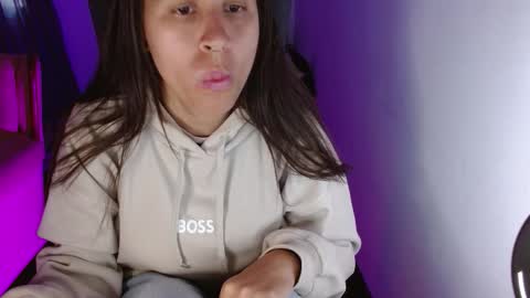   online show from December 1, 9:53 pm