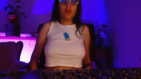   online show from May 18, 11:43 pm