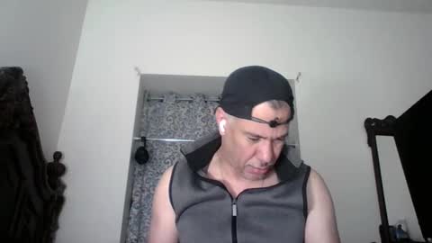 luis online show from April 12, 7:57 am