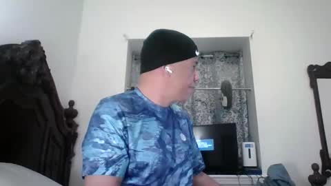 luis online show from May 6, 3:02 am