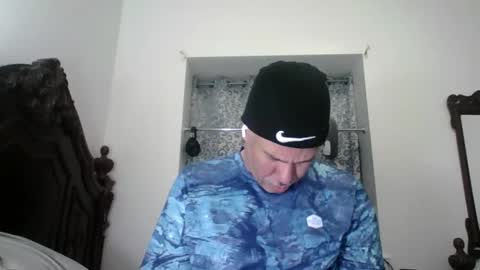 luis online show from May 11, 7:55 pm