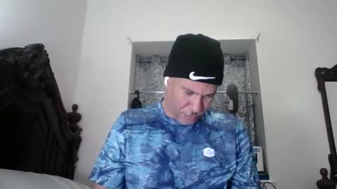 luis online show from May 16, 11:57 pm