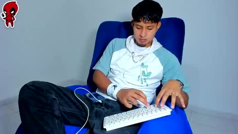  Dominic  online show from April 29, 1:32 am