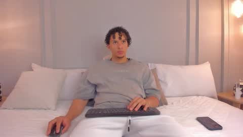 Dominick Star online show from December 2, 4:18 am