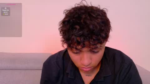 dominickjoness online show from April 2, 3:48 am