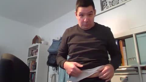 Snapshot of dominik_home chatting on January 7, 9:34 am dominik_home online show from January 7, 9:34 am