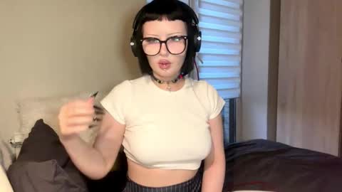 Snapshot of dominiquebreakey chatting on March 28, 12:38 pm Cati online show from March 28, 12:38 pm