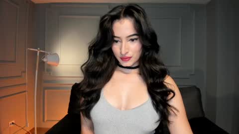 Snapshot of dominiquevega_ chatting on January 13, 12:51 am Dominique online show from January 13, 12:51 am
