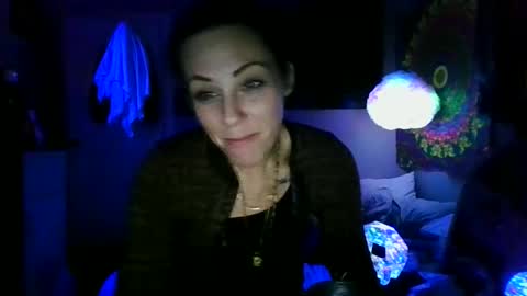 Snapshot of dominocryeux chatting on September 21, 9:33 am dominocryeux online show from September 21, 9:33 am