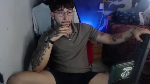 dominus_kane online show from November 6, 4:52 pm