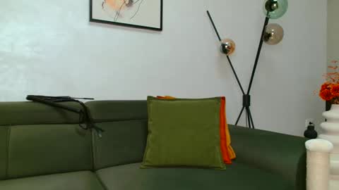 Snapshot of dommedrucilla chatting on April 29, 7:23 am Mistress Gia online show from April 29, 7:23 am