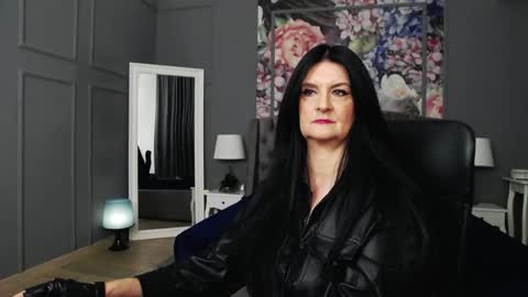Snapshot of dommelisa chatting on December 5, 9:50 pm Dom Melisa online show from December 5, 9:50 pm