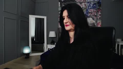 Snapshot of dommelisa chatting on December 12, 9:15 pm Dom Melisa online show from December 12, 9:15 pm