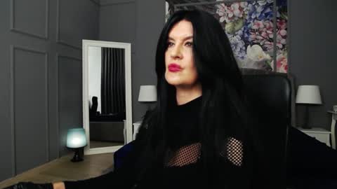 Snapshot of dommelisa chatting on December 17, 2:23 am Dom Melisa online show from December 17, 2:23 am