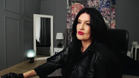 Snapshot of dommelisa chatting on January 8, 8:29 pm Dom Melisa online show from January 8, 8:29 pm