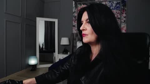 Snapshot of dommelisa chatting on February 4, 3:00 am Dom Melisa online show from February 4, 3:00 am