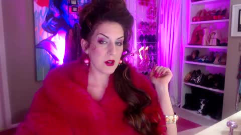 Snapshot of dommetomorrow chatting on January 19, 3:08 am DommeTomorrow online show from January 19, 3:08 am